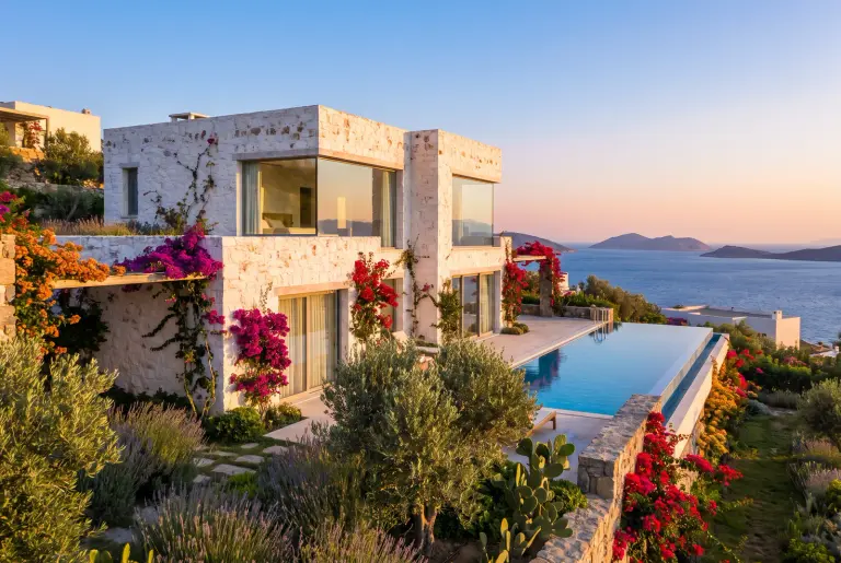 Nano Banana Pro — Bodrum’da taş villa ve havuz